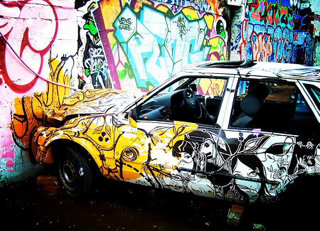 g_0018_lomo-graffiti-collison